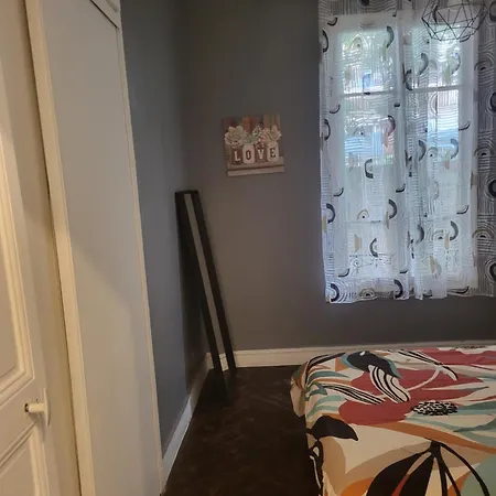 Situe A 10 Min De La Apartman